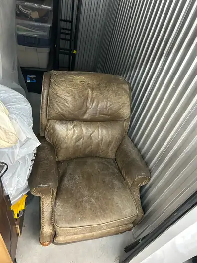 Great chair and works well. Used and weathered but still in great vintage condition. In storage and...