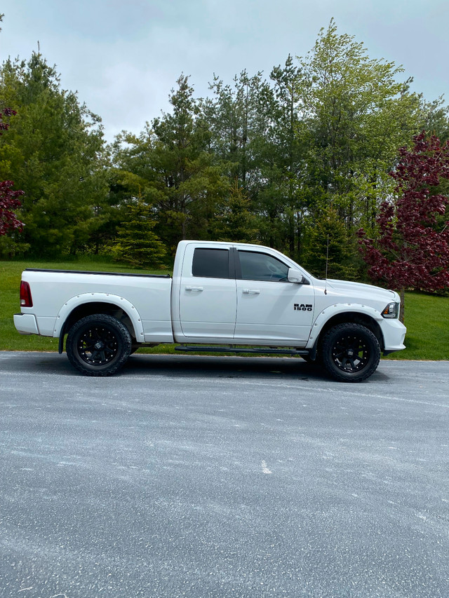 2018 Dodge Ram 5.7 Hemi in Cars & Trucks in Barrie - Image 2
