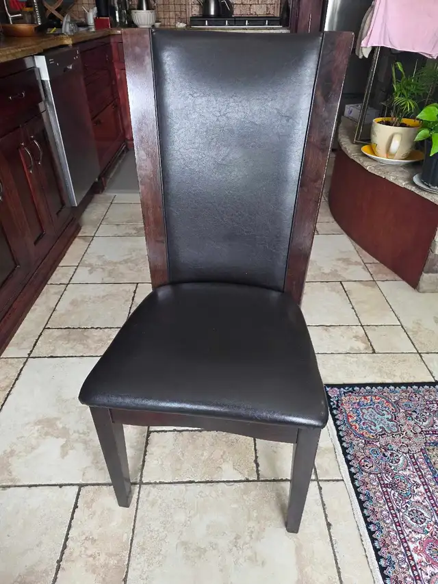 furniture in Dining Tables & Sets in Markham / York Region - Image 2