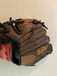 Rawlings Brown Leather kids baseball  glove- Size 10 inch