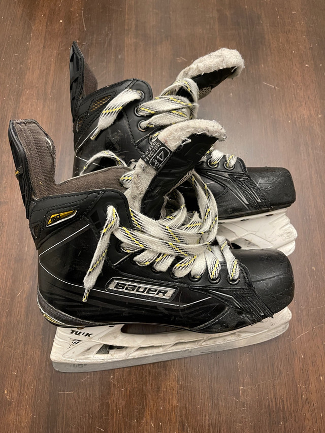 Bauer 180 Skates in Hockey in Ottawa