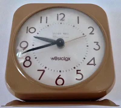 Antiquité  1960. Réveil-matin mécanique  Westclox Canada, View more
