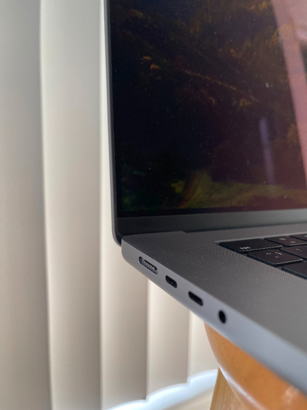 macbook pro in Laptops in Dartmouth - Image 3