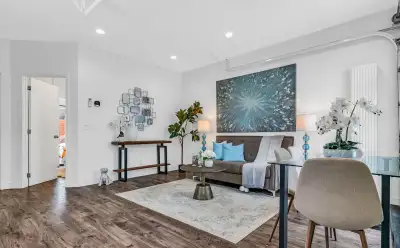 Private Laneway House in Oakwood Village – Must See