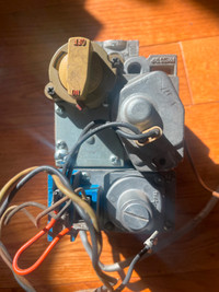 Furnace Control Gas valve Honeywell VR800A 1012