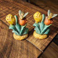 Vintage 1940's hand painted spring tulips w honey bee salt and p