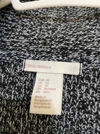 H&M sweater size 4. Really good condition lightly used