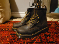 NEW Dr Martens Size 9 Women's Boots