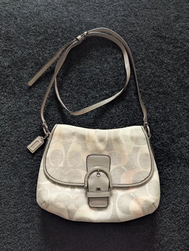 Coach Soho Flap Bag - Vintage Crossbody Purse in Women's - Bags & Wallets in Windsor Region - Image 2