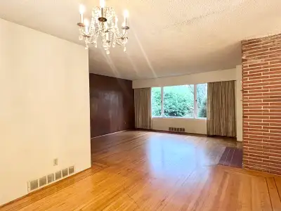 This charming and fully private 3-bedroom whole house is now available for rent on Lawson Avenue in...