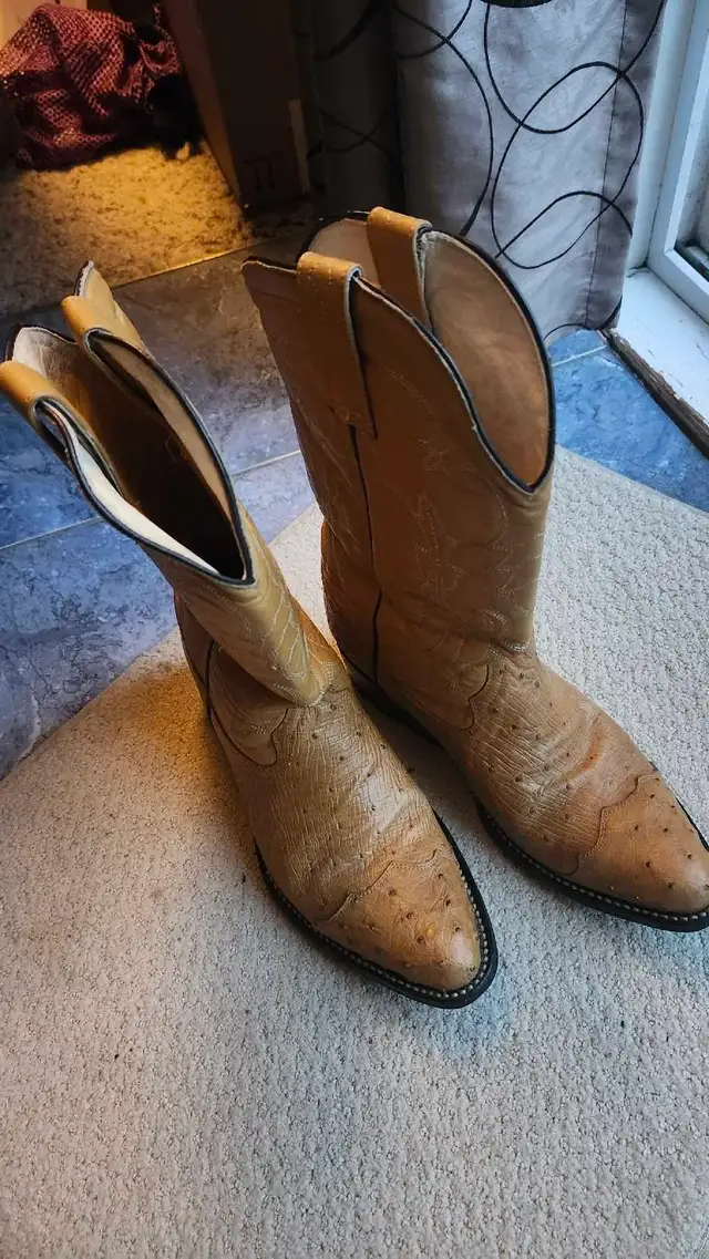 Womens Size 10~ Yellow/Orchre/Tan Ostrich skin COWGirL Boots in Women's - Shoes in Calgary - Image 5