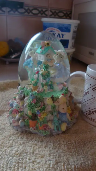 EASTER MUSIC BOX "PETER COTTON TAIL" P/U QUEENSLAND SE, View more