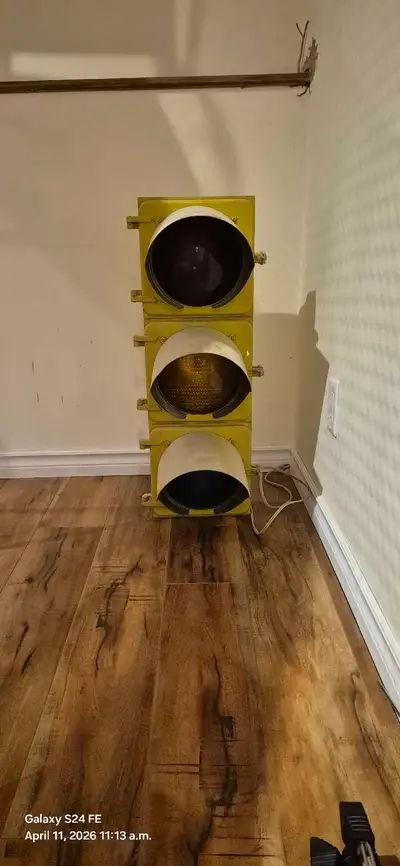 METAL  TRAFFIC  LIGHT  FOR  SALE, View more