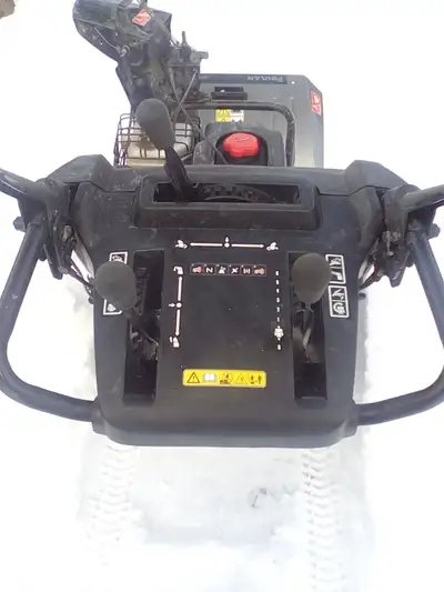 souffleuse a neige Poulan, View more