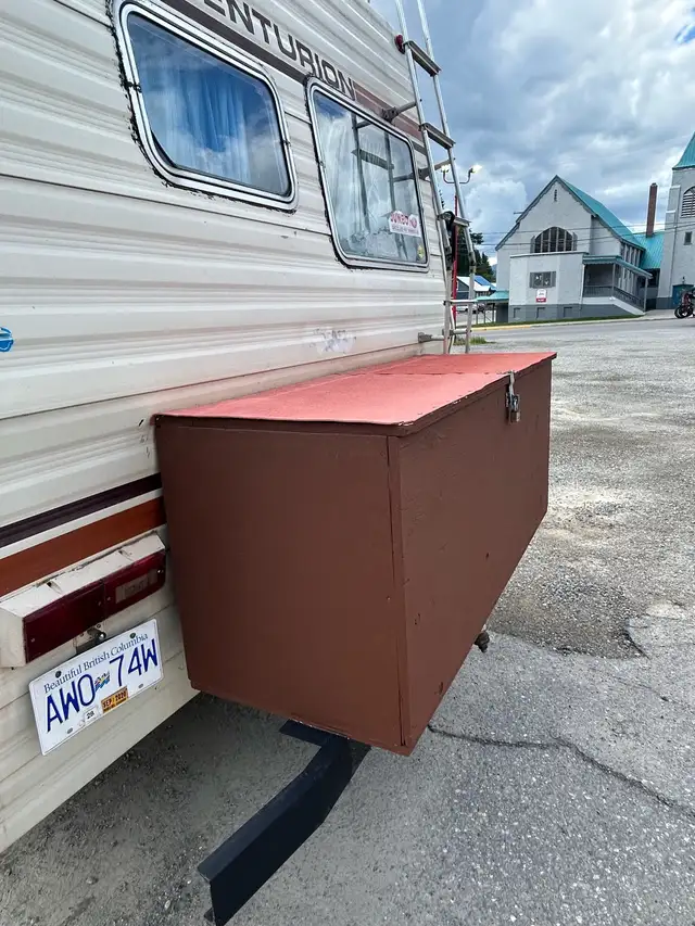 1981 RV with six brand new tires in RV & Camper Parts & Accessories in Cranbrook - Image 10