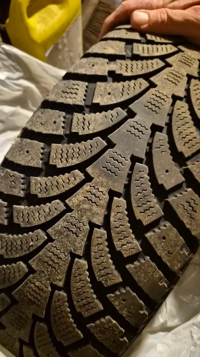 LIKE NEW 1 SZN  205/55/R16 ON RIMS in Tires & Rims in City of Halifax - Image 2