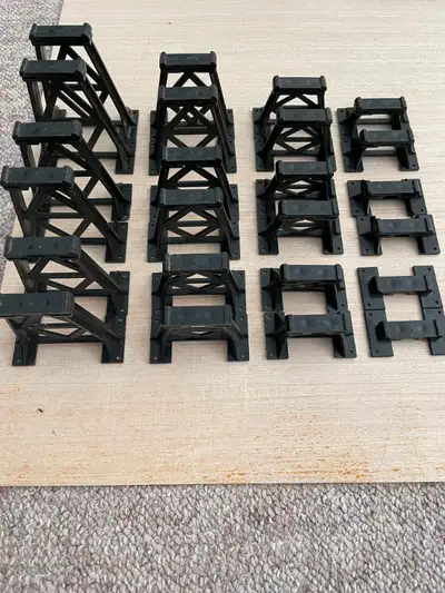 Vintage HO train Trestles, View more
