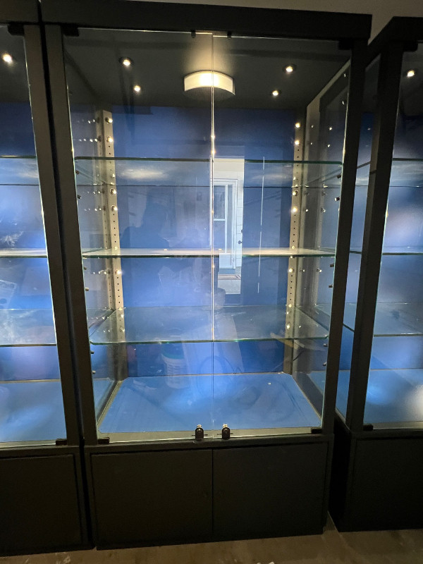Heavy duty Metal jewellery Glass door Display Cabinet in Other in Saskatoon - Image 3