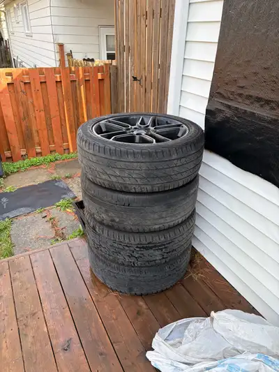 The wheels are from a Ford Taurus but it will fit most large cars. The mags are in good condition an...