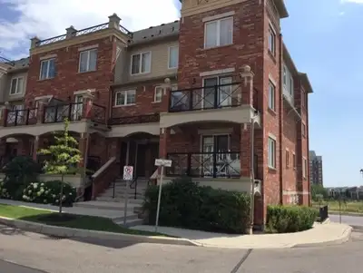 2 BDS Town House For Rent