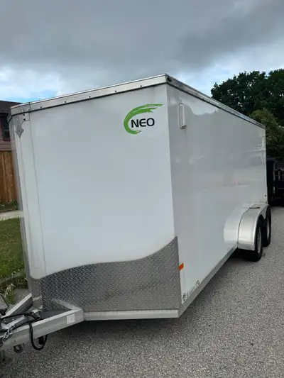 Selling a professional-grade 5-ton dump trailer that perfectly combines strength and accessibility....
