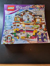 Lego Friends 41322 Snow Resort Ice Rink (NEW in sealed box)