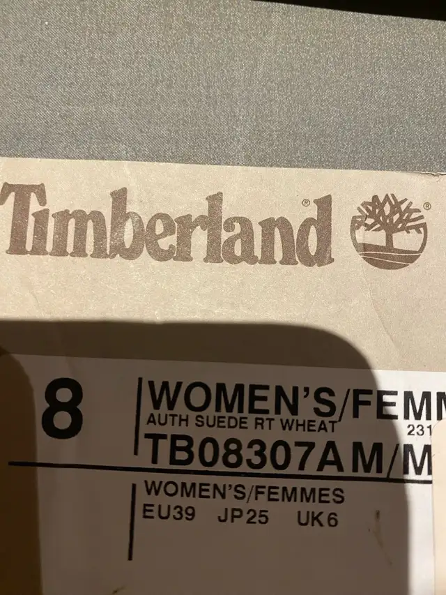 timberland women’s boot in Women's - Shoes in City of Toronto - Image 7