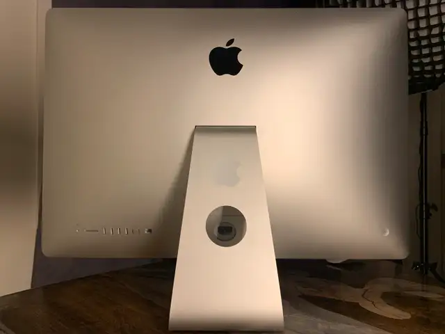 Apple iMac 27” Retina 5K (2019) – Clean, Powerful, in Desktop Computers in Edmonton - Image 5
