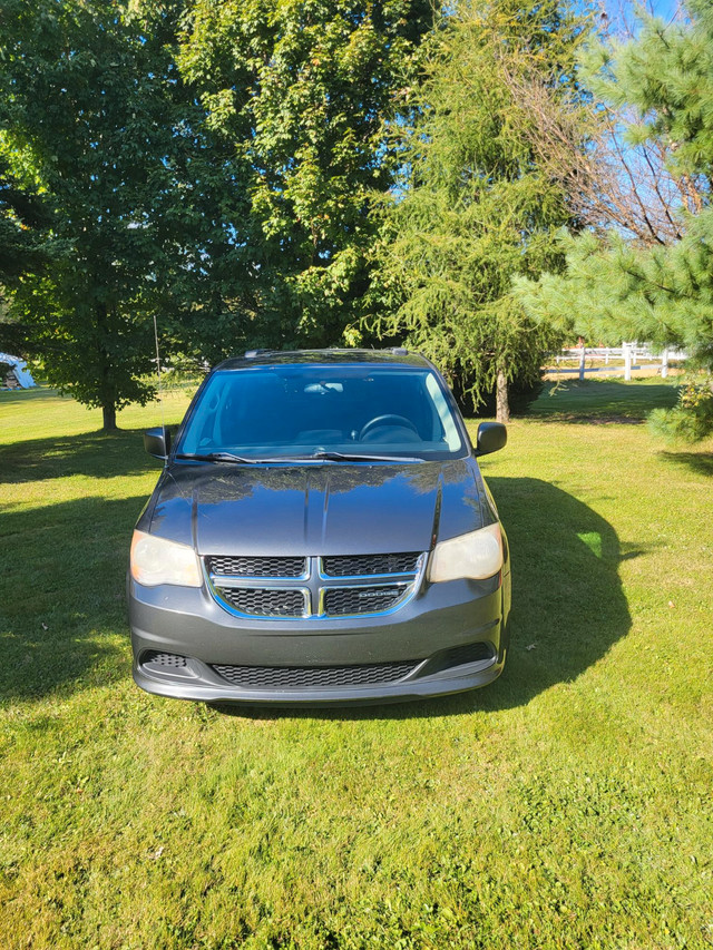 Dodge Grand Caravan 2012 SE dans Autos et camions  à Ville de Québec - Image 3
