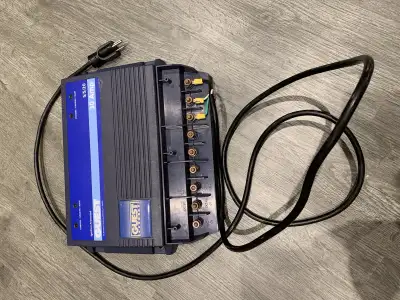 3 bank - total 30amp 5amp / 5amp / 20amp Lead acid Fully functional Pickup only, Etobicoke