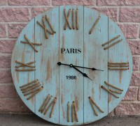 Belle horloge bleu pâle (PARIS)
