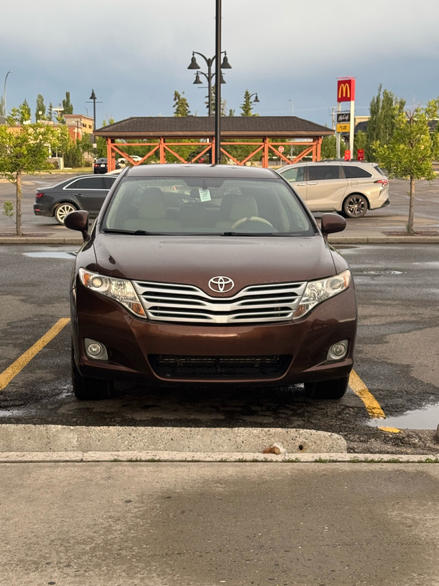 2010 Toyota Venza LE  in Cars & Trucks in Calgary - Image 3