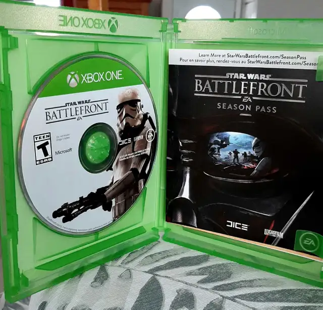 star wars xbox one battlefront squadrons in XBOX One in Laval / North Shore - Image 3