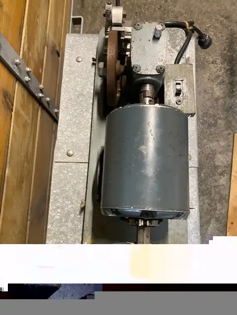 Easisharp Serr-Edge Machine Co. Model No SS-1B in Hand Tools in Saint-Jean-sur-Richelieu - Image 7