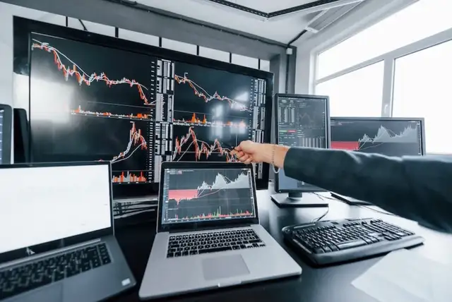 Stock Trading Classes - Daily Returns466415688468418562