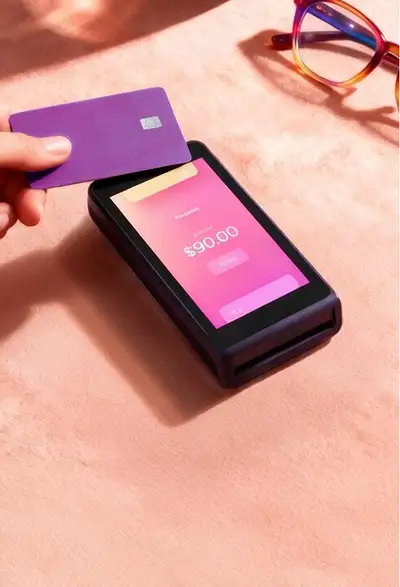 Helcim card reader (neuf), View more