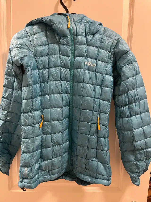 Rabs women puffer jacket - S in Women's - Tops & Outerwear in City of Toronto - Image 2