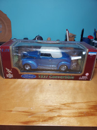 1 : 18 Diecast Road Legends 1937 ford convertible