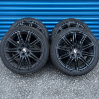 2018 Porsche Cayenne GTS 21" Original Rims & Winter Tires
