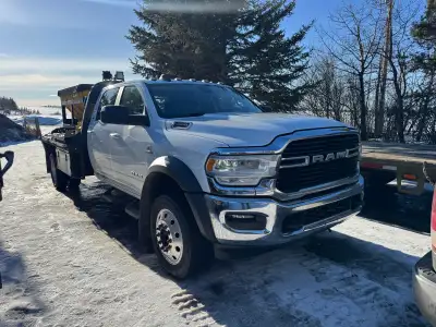 2019 loaded SLT 4x4 Crew cab. Headed seats/steering wheel. 11.4 flat deck with fifth wheel hitch or...