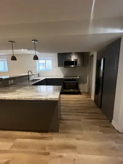 Bright, spacious, renovated one bedroom apartment in Orangeville, with full kitchen and insuite laun...