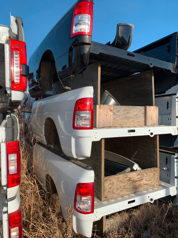 Dodge RAM 8ft truck box in Auto Body Parts in Edmonton - Image 4