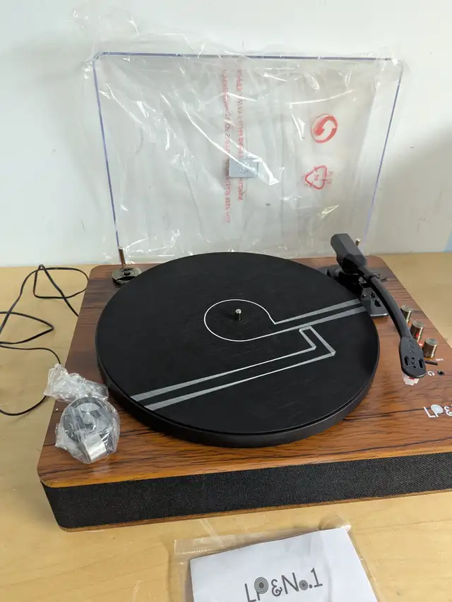Wireless Turntable with Built-in Speakers & USB - Vintage LP Pla in General Electronics in Mississauga / Peel Region - Image 10
