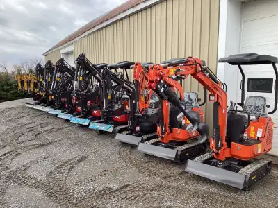 Rhinoceros excavators 23 hp Kubota diesel 902 commercial 2100 RPM engine(not the 722 high RPM engine...