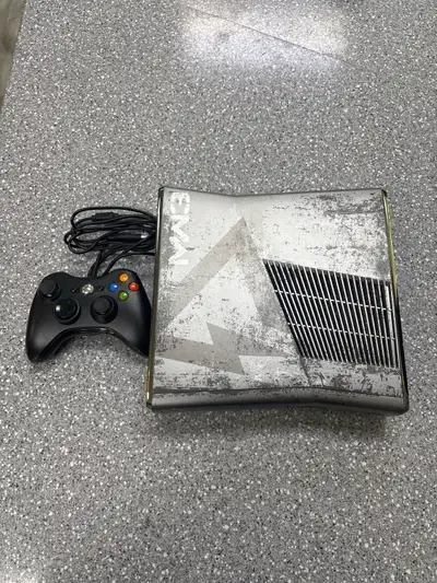 Xbox 360 Console Modern Warfare 3 Edition, View more