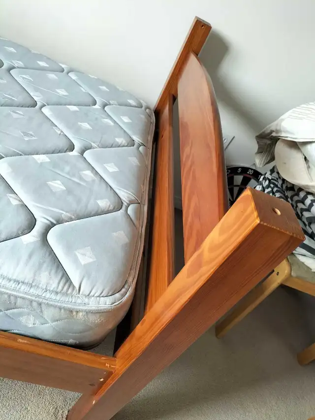 Single Bed Frame and Mattress in Beds & Mattresses in Kitchener / Waterloo - Image 4