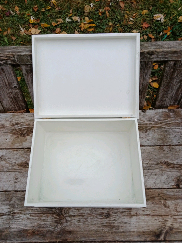 Wooden Keepsake Box, Can Be Painted, 6"H x 12.25"W x 10"D in Arts & Collectibles in Oshawa / Durham Region - Image 2