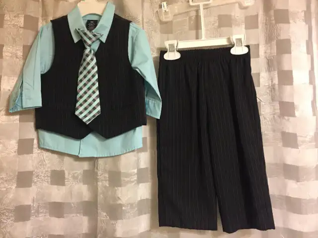 Nautica Little Boys' 4-Piece Tie, Shirt,  Vest, SET - 18 mths in Clothing - 12-18 Months in Calgary - Image 3