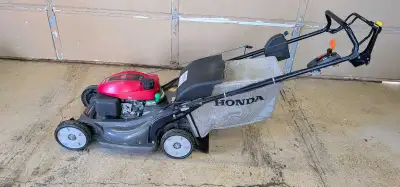 Honda model # hrx217k6hzca lawnmower. GCV200 engine (200cc), versamow 4 in 1 system, microcut twin b...