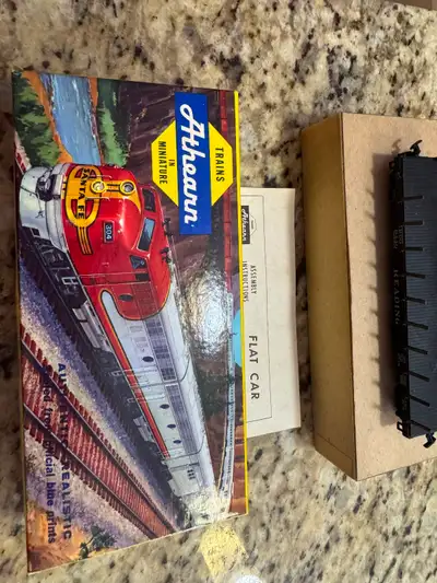 Athearn Ho flat car train, View more